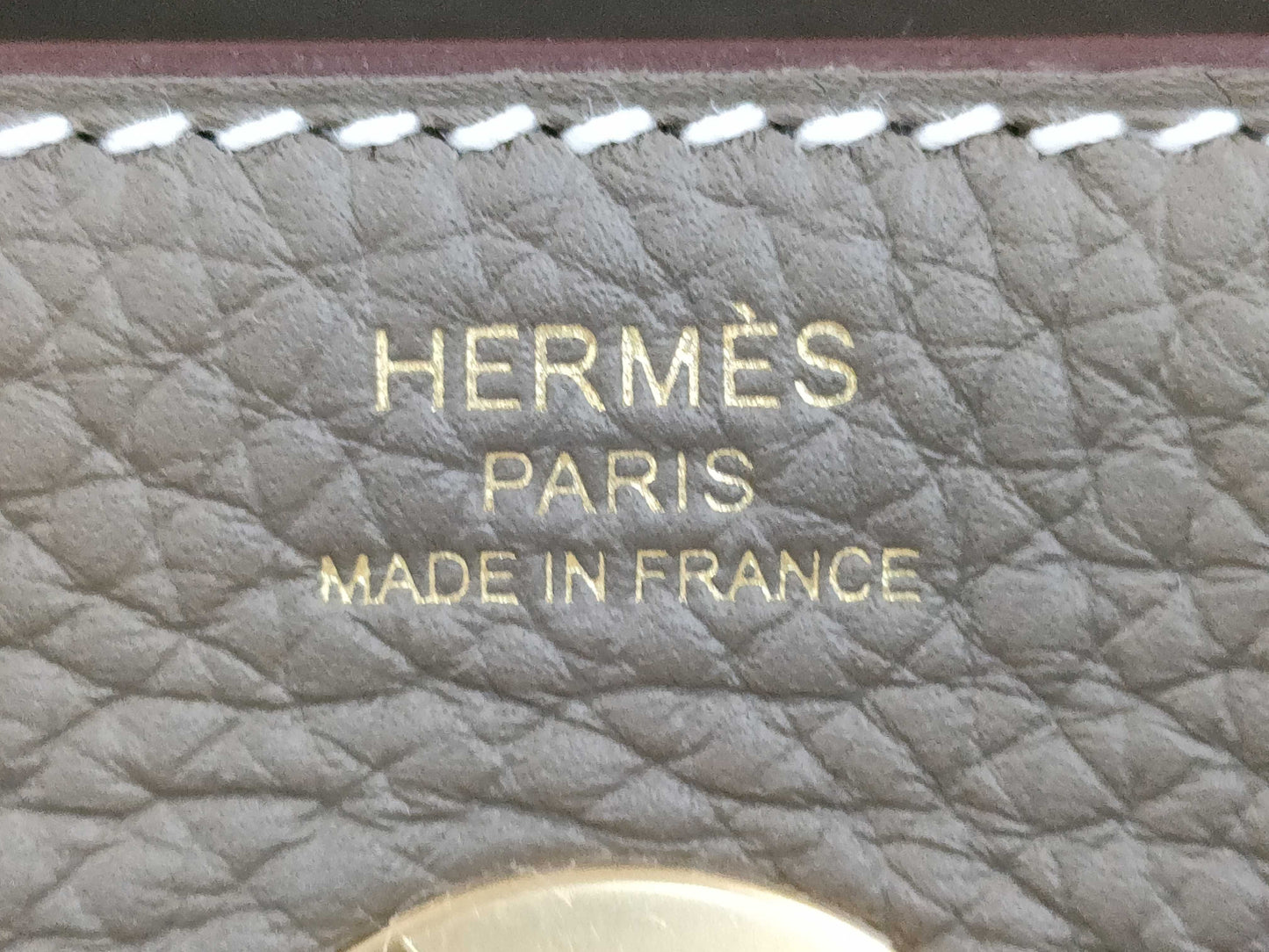 HERMES Lindy 26 Etoupe Taurillon Clemence Leather Handbag with Gold Hardware and K Stamp