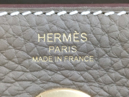 HERMES Lindy 26 Etoupe Taurillon Clemence Leather Handbag with Gold Hardware and K Stamp