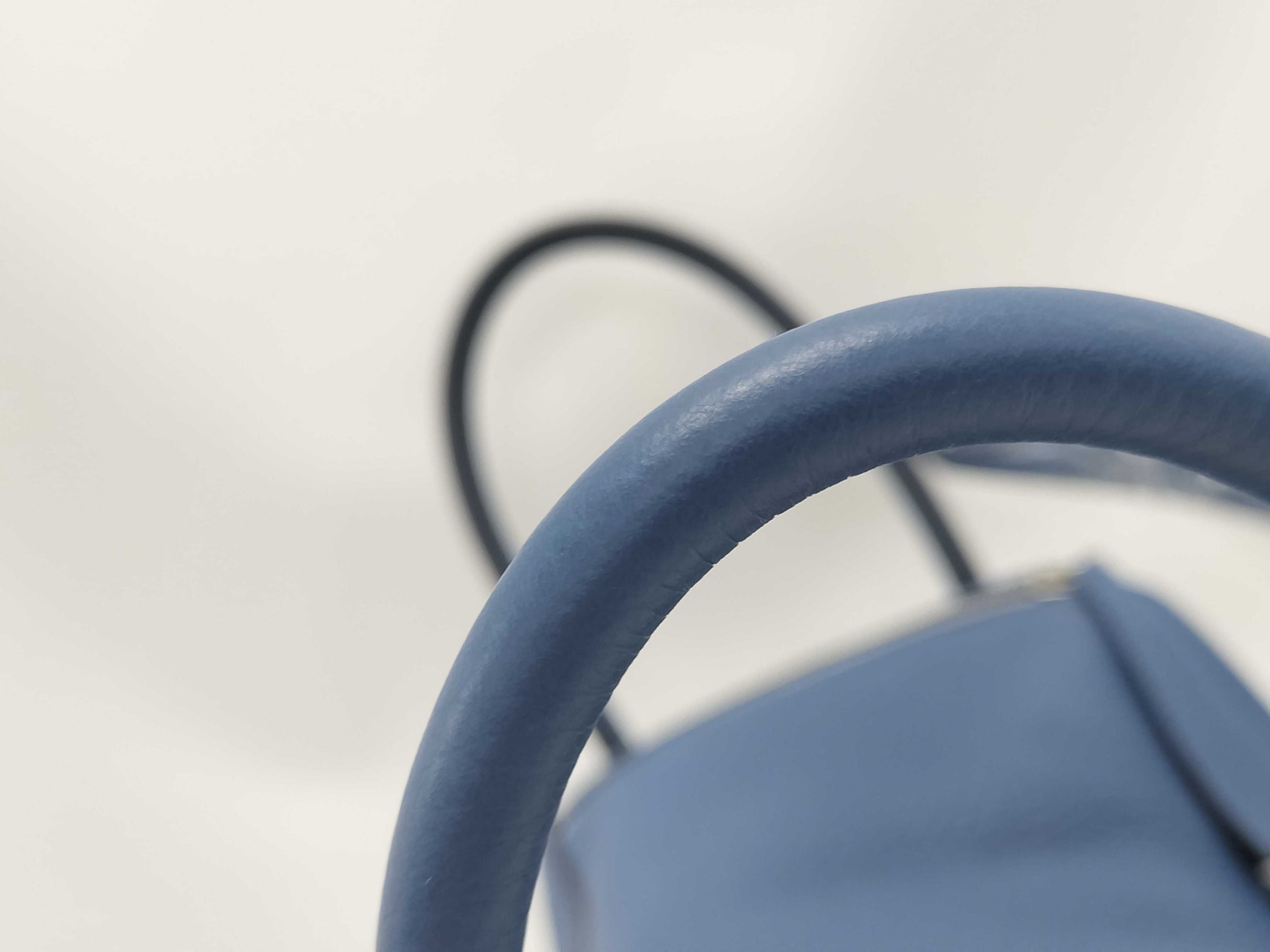 HERMES Lindy 26 Blue Tie Handbag in Taurillon Clemence Leather with Silver Hardware and K Stamp