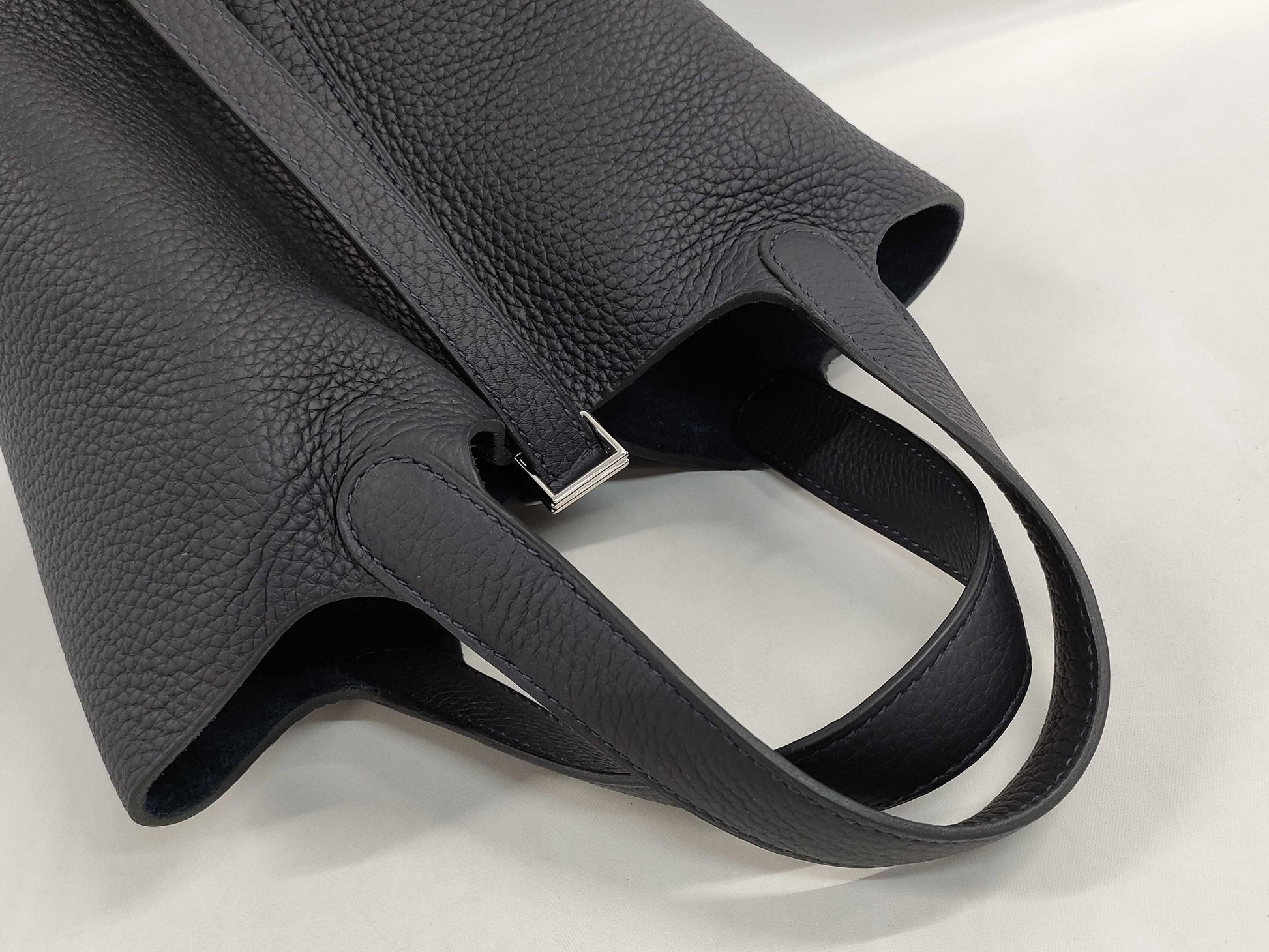 HERMES Picotin Lock 18 Bleu Nuit Taurillon Clemence Leather Handbag with Silver Hardware and U Stamp