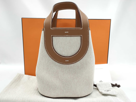 HERMES In the Loop 18 Ecru/Gold Toile/Swift Gold Hardware W Stamp Handbag