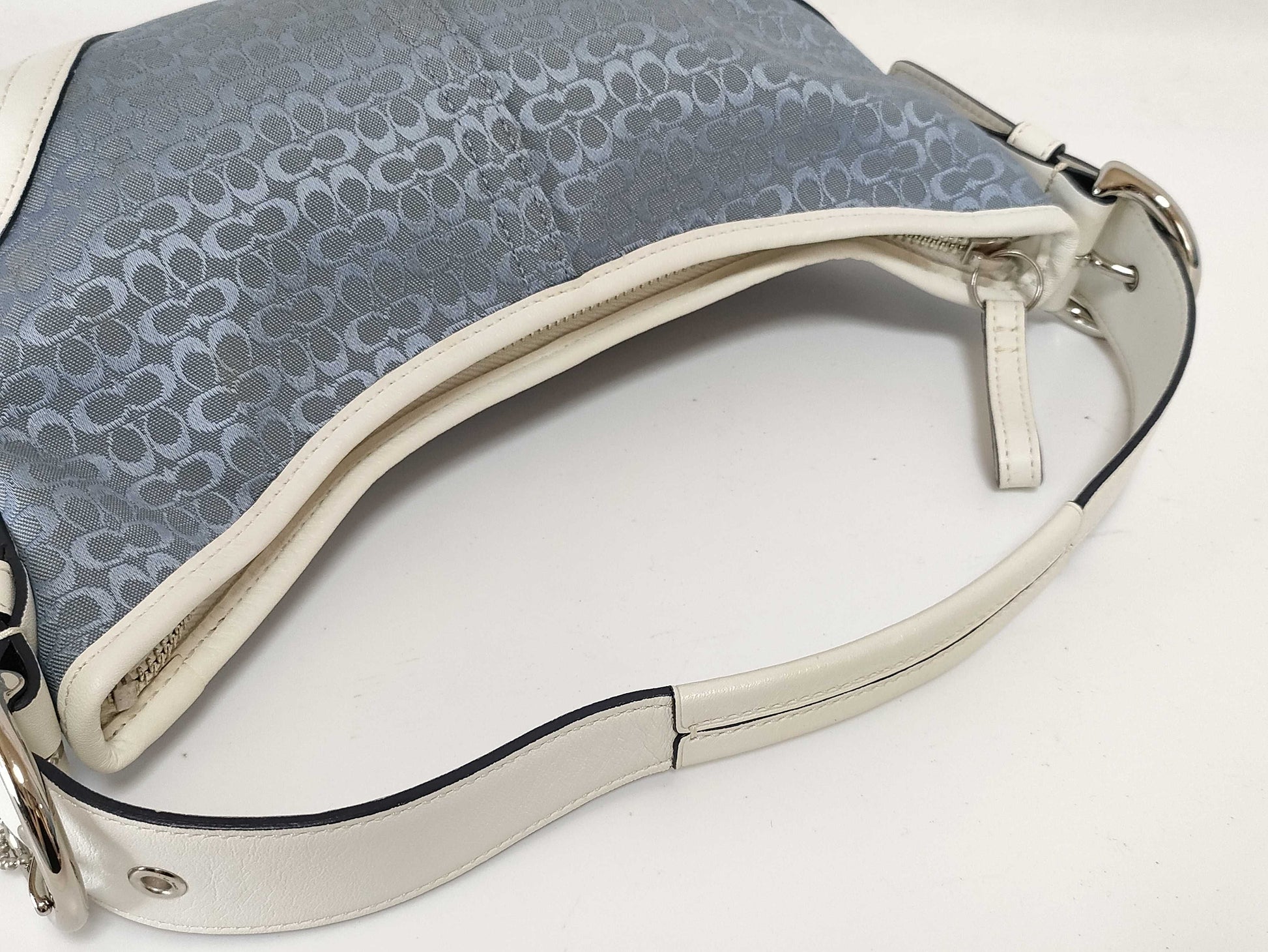 COACH Mini Signature Coach Signature Canvas One-Shoulder Shoulder Bag in White