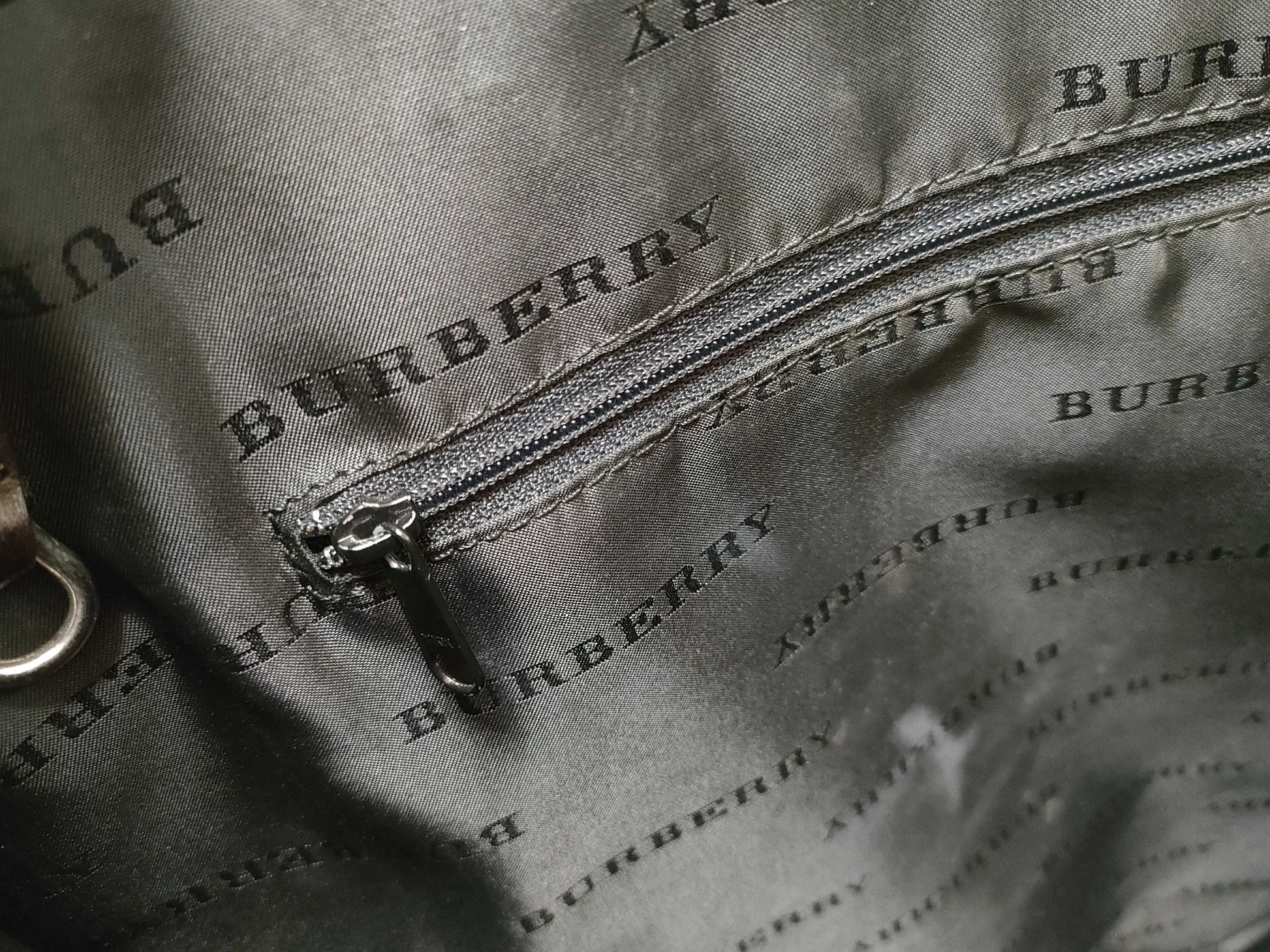 BURBERRY Nova Check Tote Bag with Logo Plate