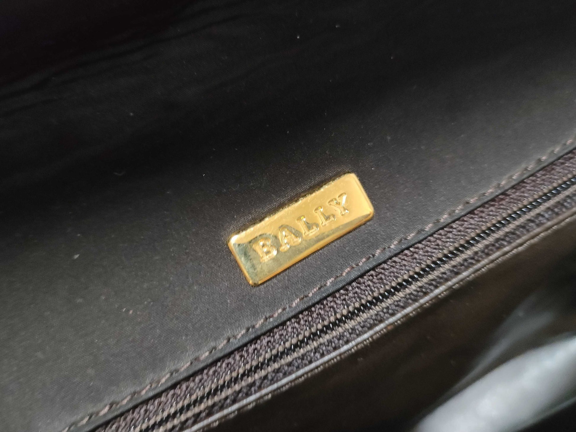 BALLY BALLY Chain Shoulder Bag Quilted Shoulder Bag