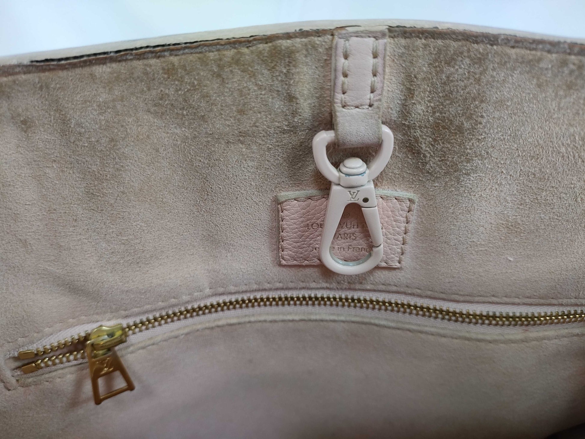 LOUIS VUITTON AR 0260 RFID Verified LV Rock Meat PM Tote Bag