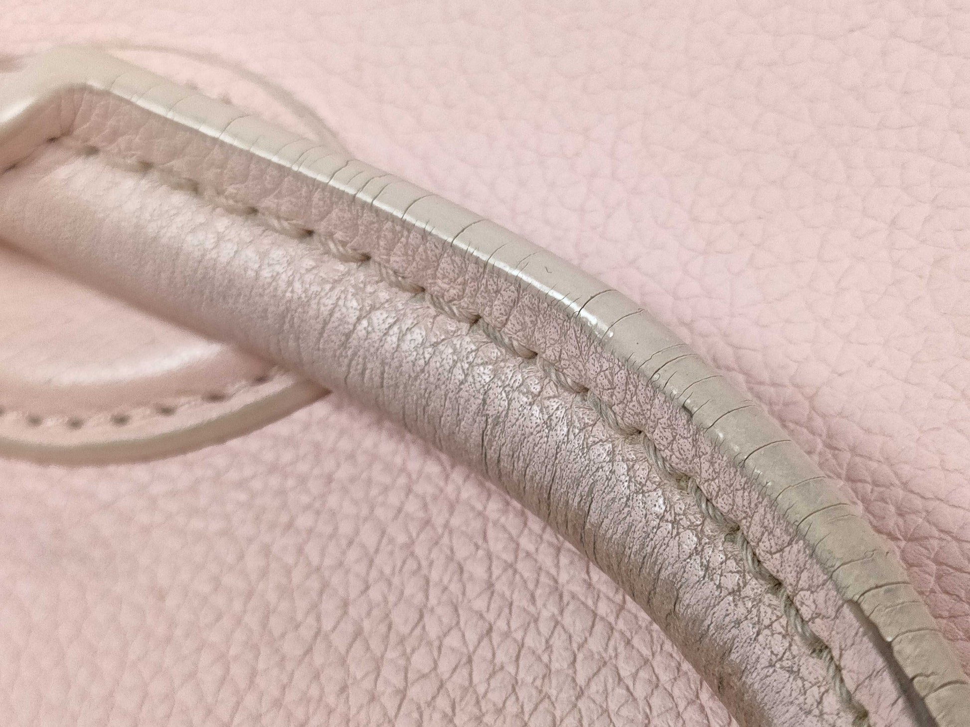 LOUIS VUITTON AR 0260 RFID Verified LV Rock Meat PM Tote Bag