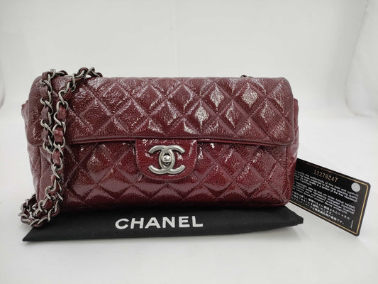 CHANEL Matelasse Single Flap Double Chain Shoulder Bag in Patent Leather, Bordeaux, 12276247
