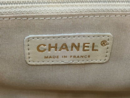 CHANEL Straw x Sequin Gold Shoulder Bag 13474339