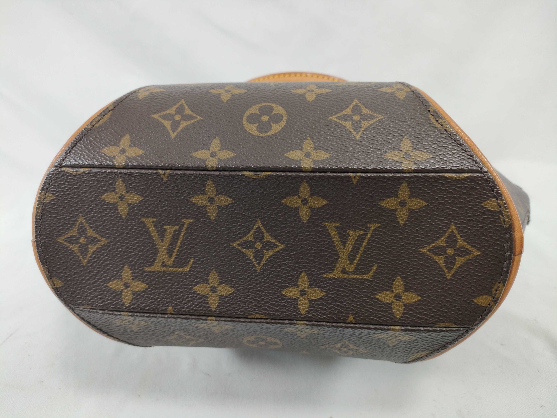 LOUIS VUITTON Monogram Ellipse Handbag