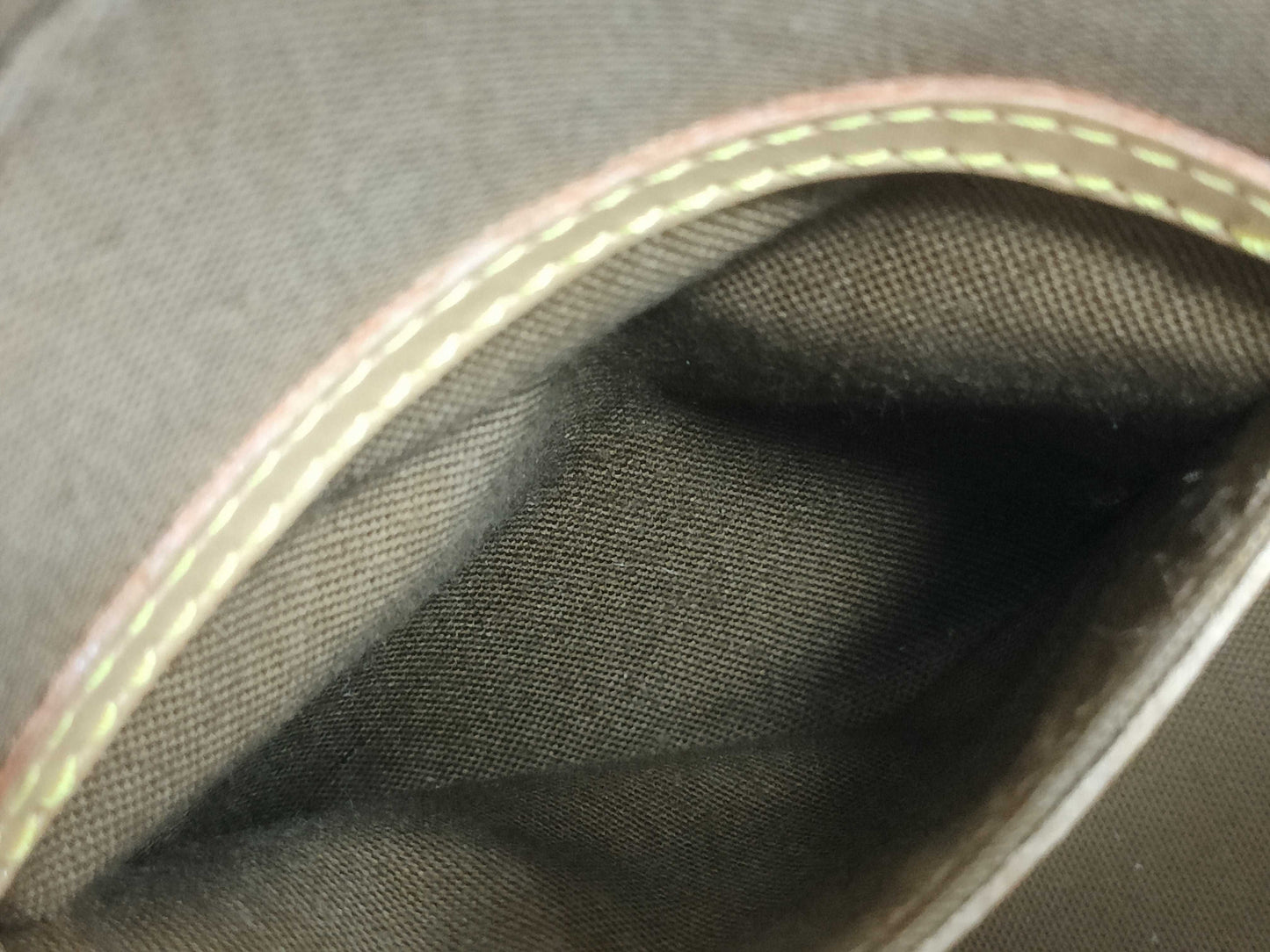 LOUIS VUITTON Monogram Ellipse Handbag