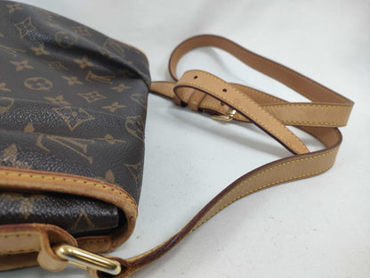 LOUIS VUITTON Monogram Menilmontant Shoulder Bag