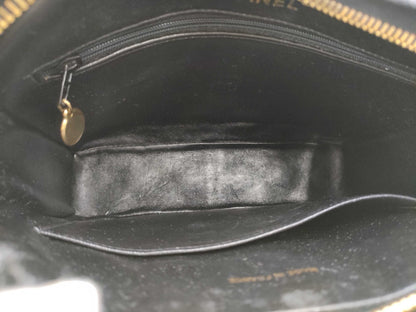 CHANEL shoulder bag