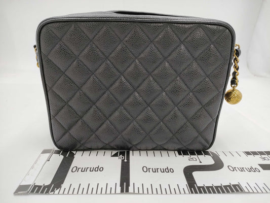 CHANEL shoulder bag