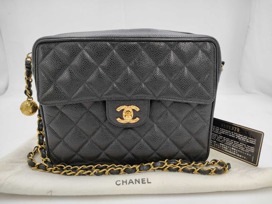 CHANEL shoulder bag