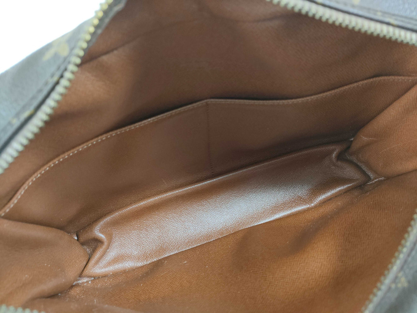 LOUIS VUITTON Unidentified Monogram Louis Vuitton Bag Second Bag