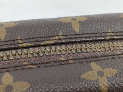 LOUIS VUITTON Unidentified Monogram Louis Vuitton Bag Second Bag