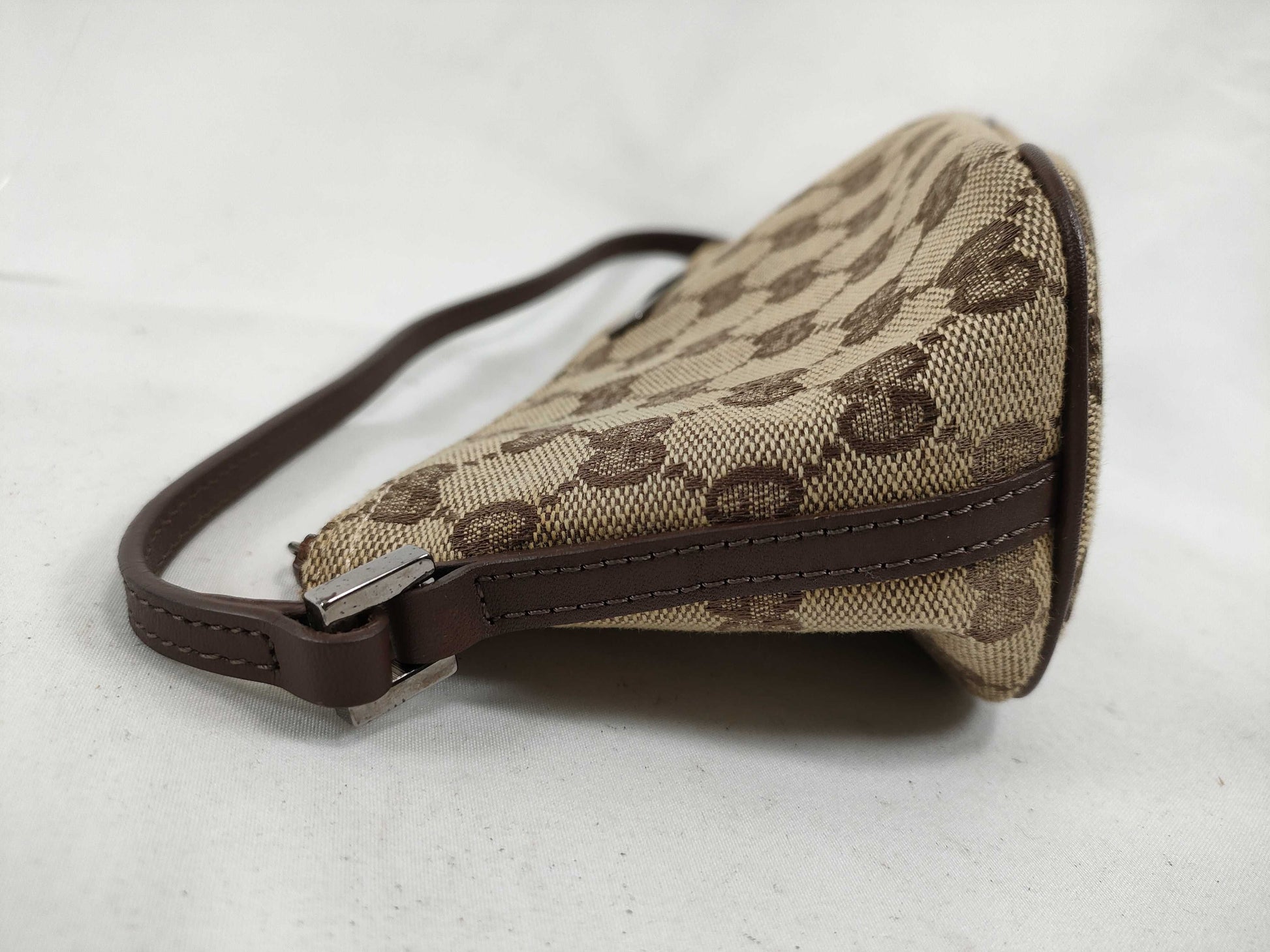 GUCCI GG Canvas GUCCI Pouch Pouch