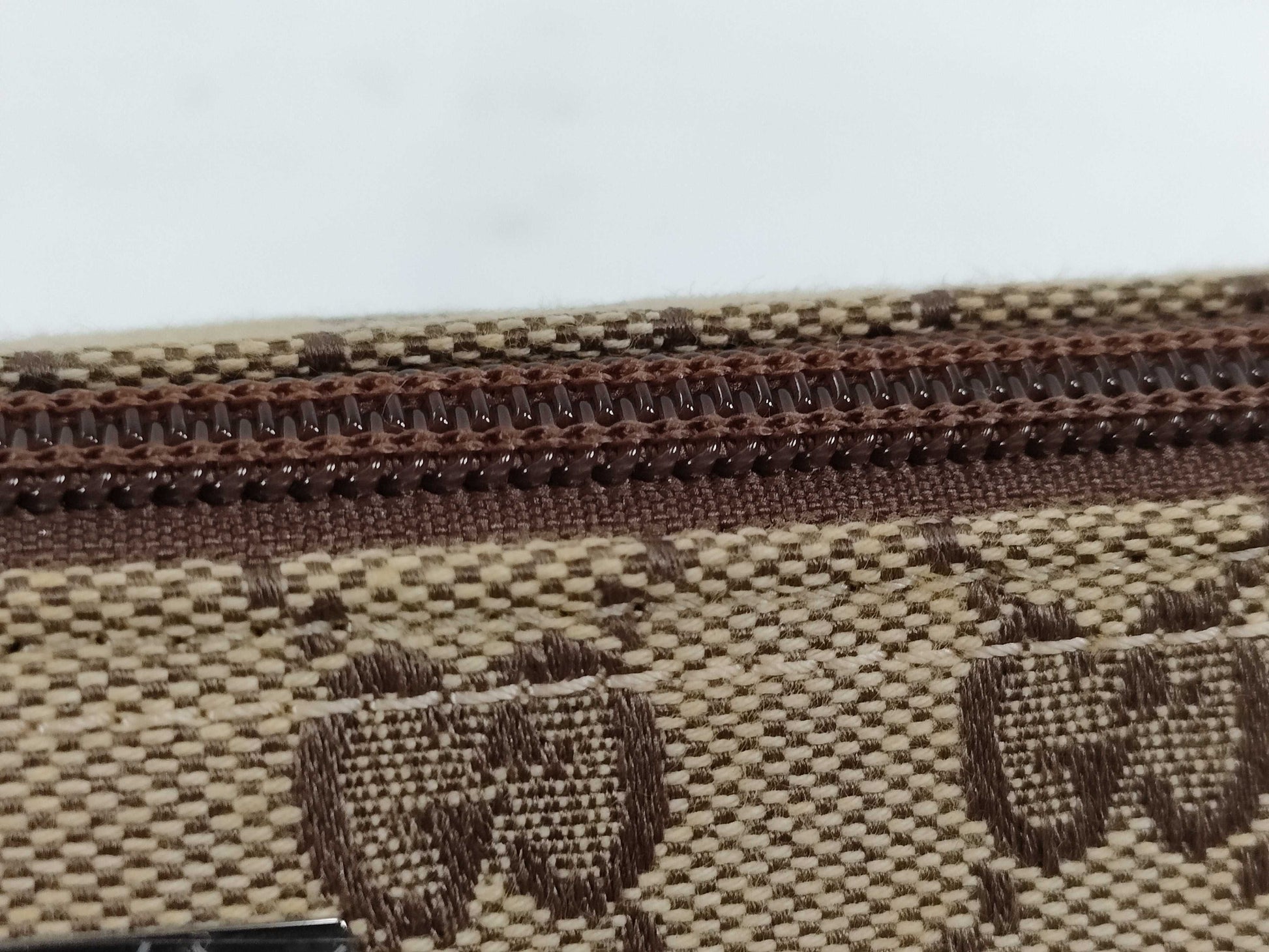 GUCCI GG Canvas GUCCI Pouch Pouch