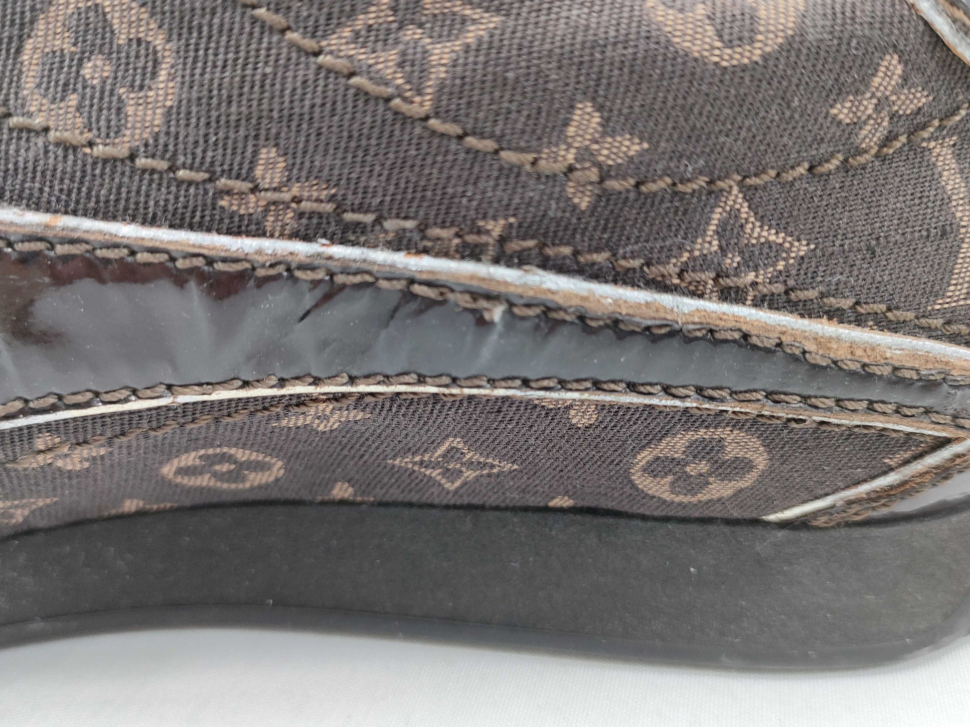 LOUIS VUITTON Enamel Monogram Low-Cut Sneakers, Size 22.5cm