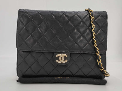 CHANEL Matelasse Lambskin Shoulder Bag