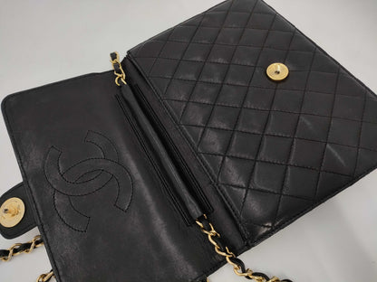 CHANEL Matelasse Lambskin Shoulder Bag