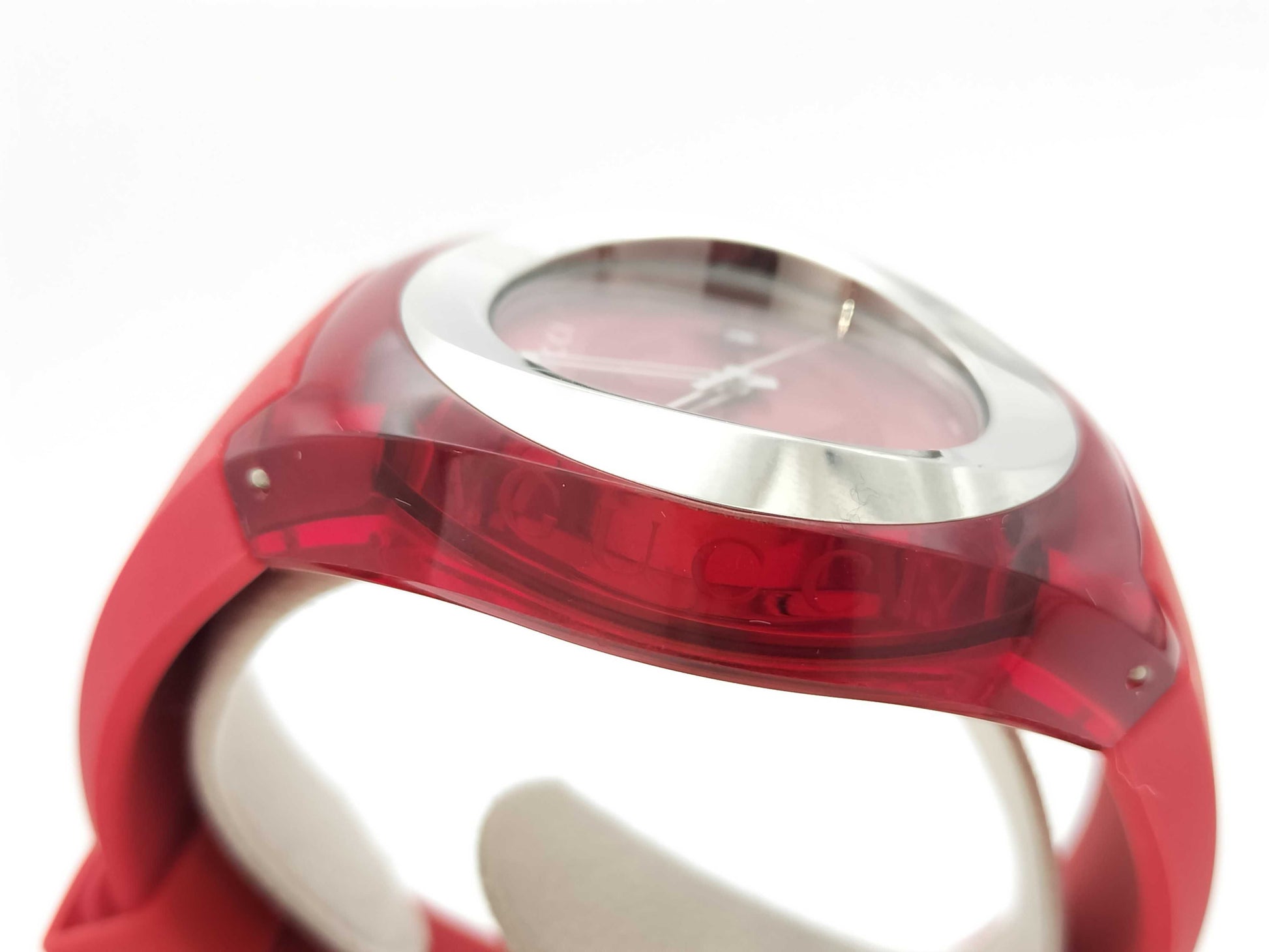 GUCCI Sync 137.1/YA137103A 18707982 Quartz Red Dial Men's Watch