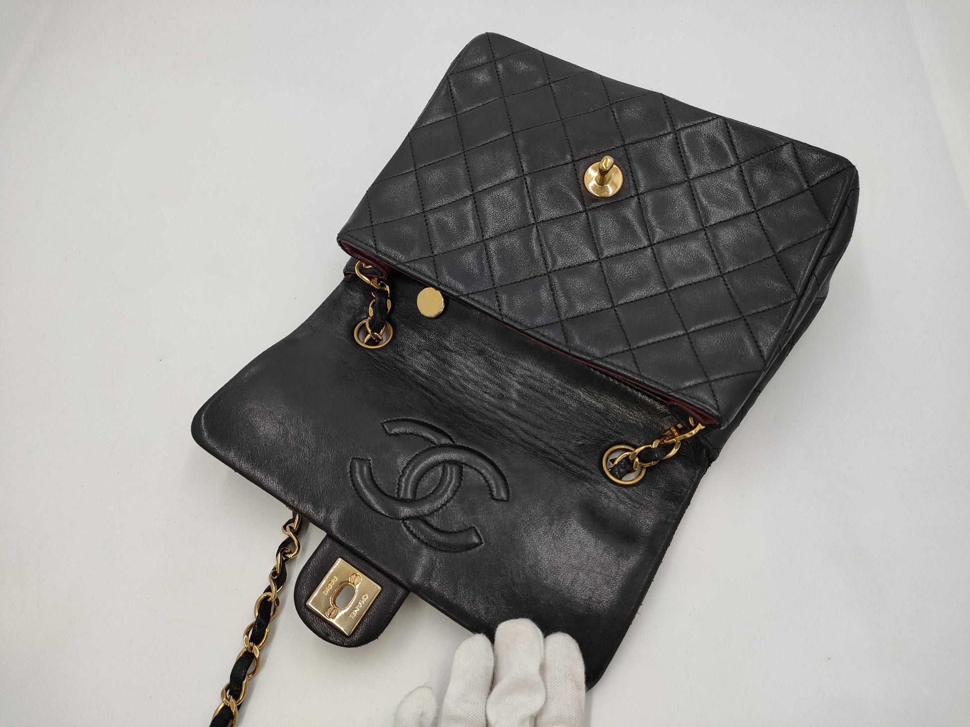 CHANEL Mini Matelasse 20 Lambskin Shoulder Bag 