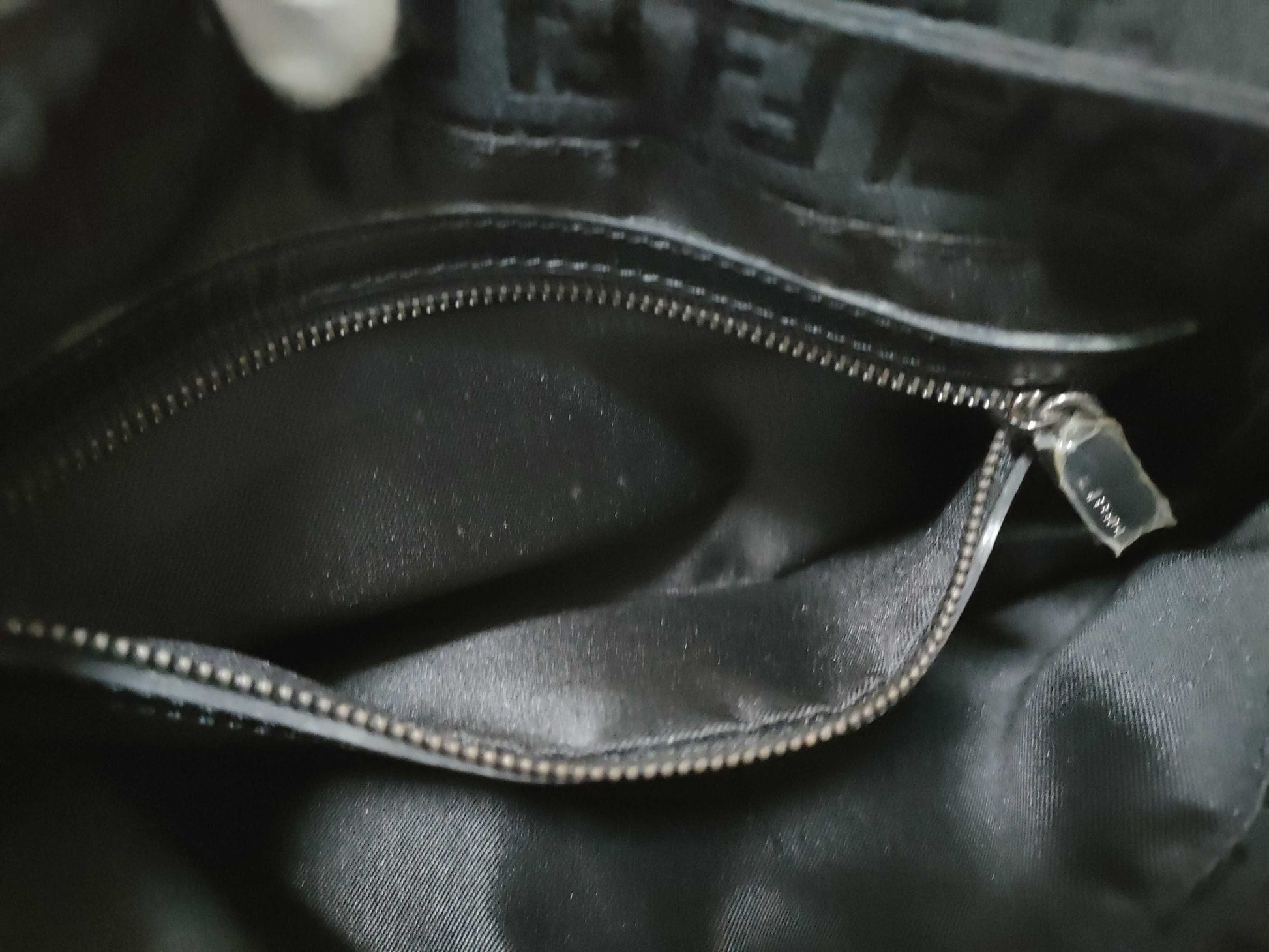 FENDI Zucca pattern Zucchino shoulder bag in black canvas and leather, 8BR320