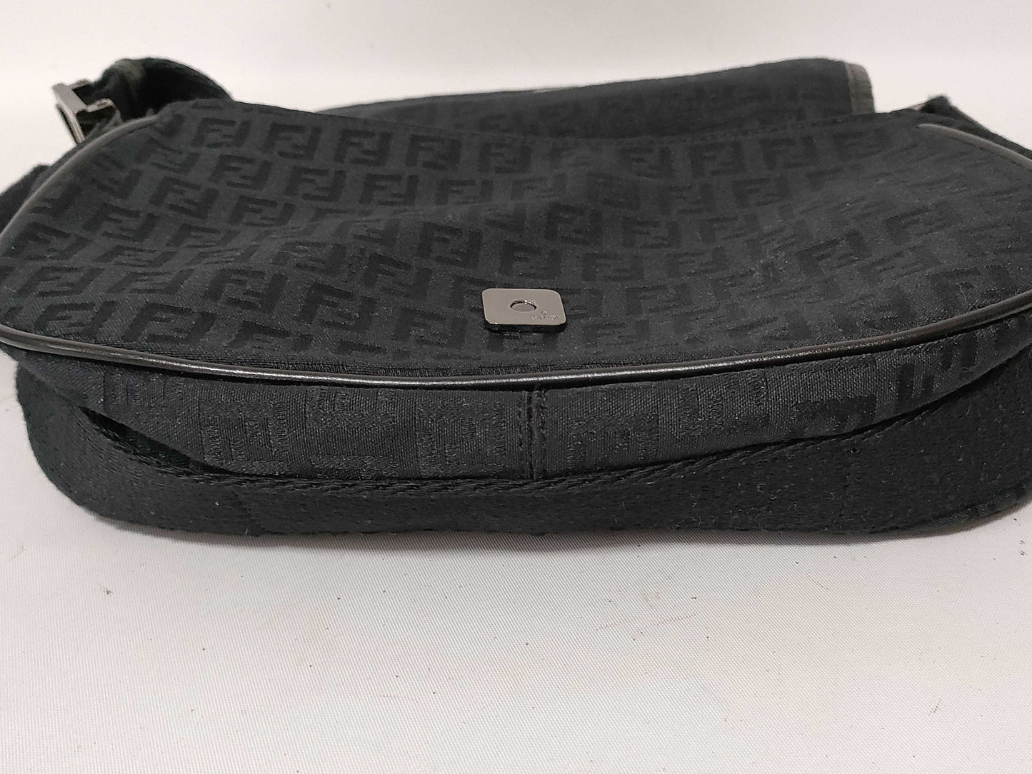 FENDI Zucca pattern Zucchino shoulder bag in black canvas and leather, 8BR320