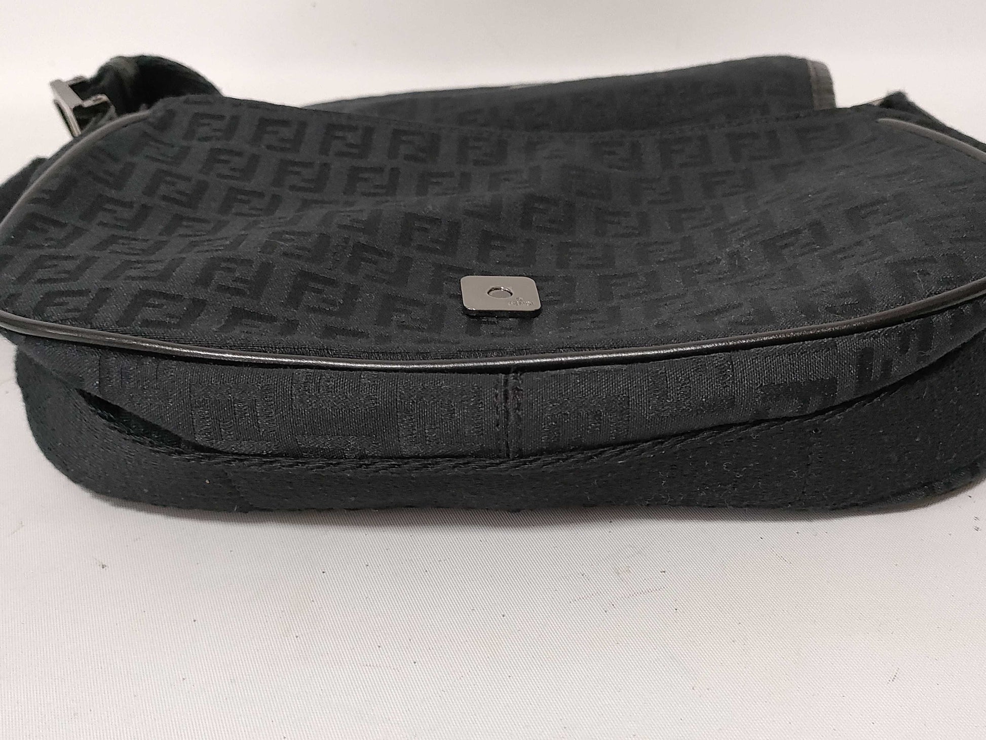FENDI Zucca pattern Zucchino shoulder bag in black canvas and leather, 8BR320