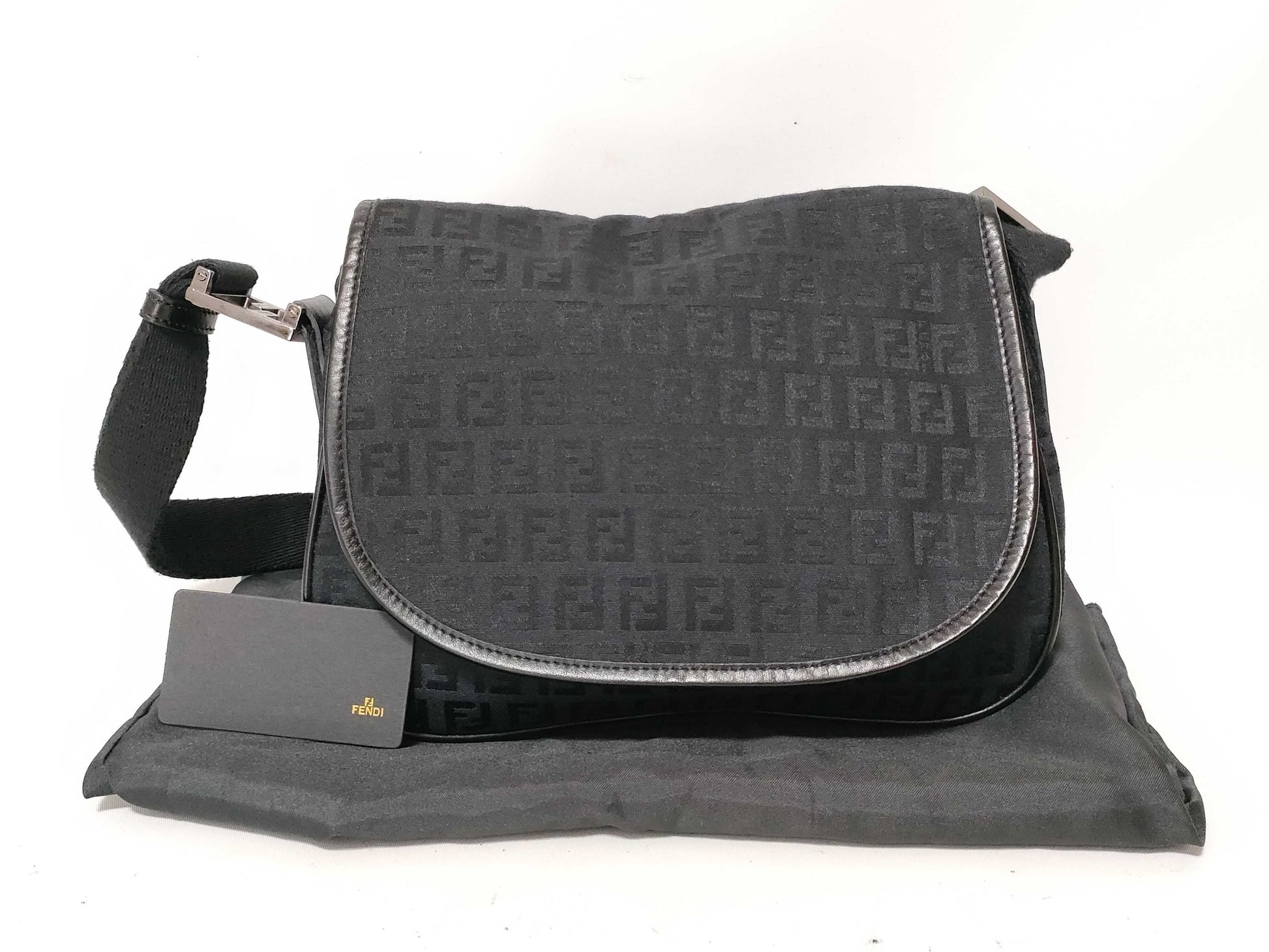 FENDI Zucca pattern Zucchino shoulder bag in black canvas and leather, 8BR320
