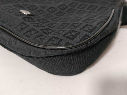 FENDI Zucca pattern Zucchino shoulder bag in black canvas and leather, 8BR320