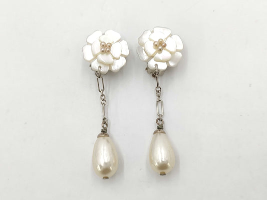 CHANEL Pearl 98A Earrings