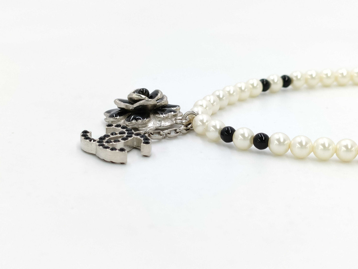 CHANEL Pearl 03C Necklace