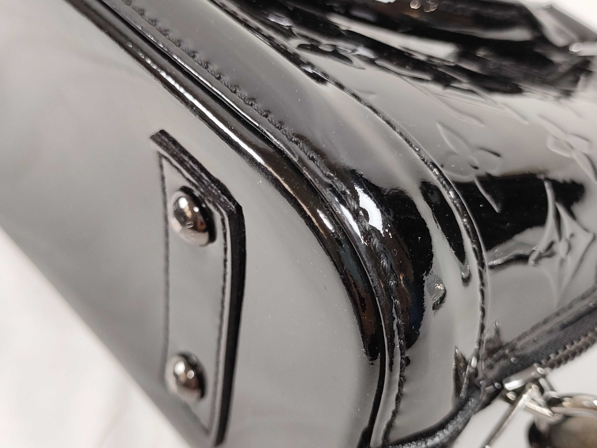 LOUIS VUITTON FL 5103 RFID Unverified Vernis Louis Vuitton Alma BB Handbag
