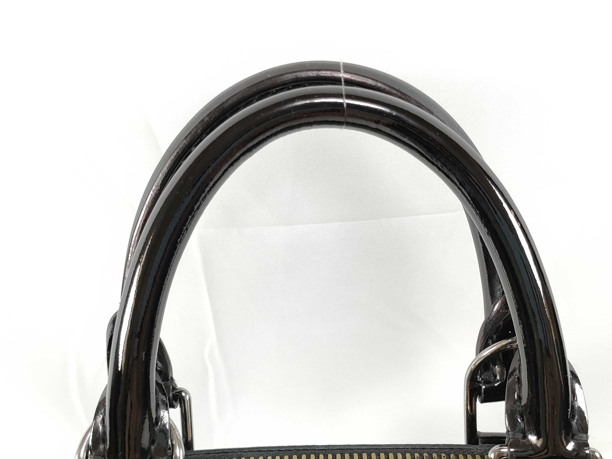 LOUIS VUITTON FL 5103 RFID Unverified Vernis Louis Vuitton Alma BB Handbag