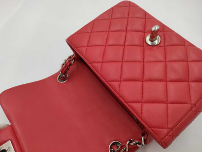 CHANEL shoulder bag