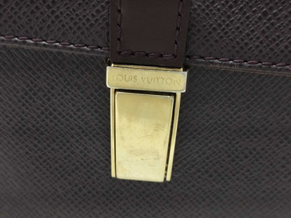 LOUIS VUITTON SP 1003 Taiga Louis Vuitton Shoulder Bag