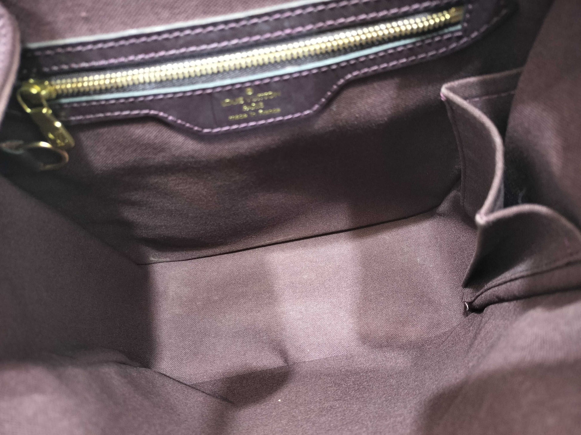 LOUIS VUITTON SP 1003 Taiga Louis Vuitton Shoulder Bag