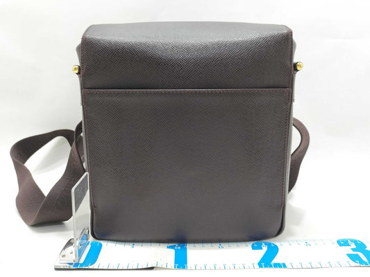 LOUIS VUITTON SP 1003 Taiga Louis Vuitton Shoulder Bag