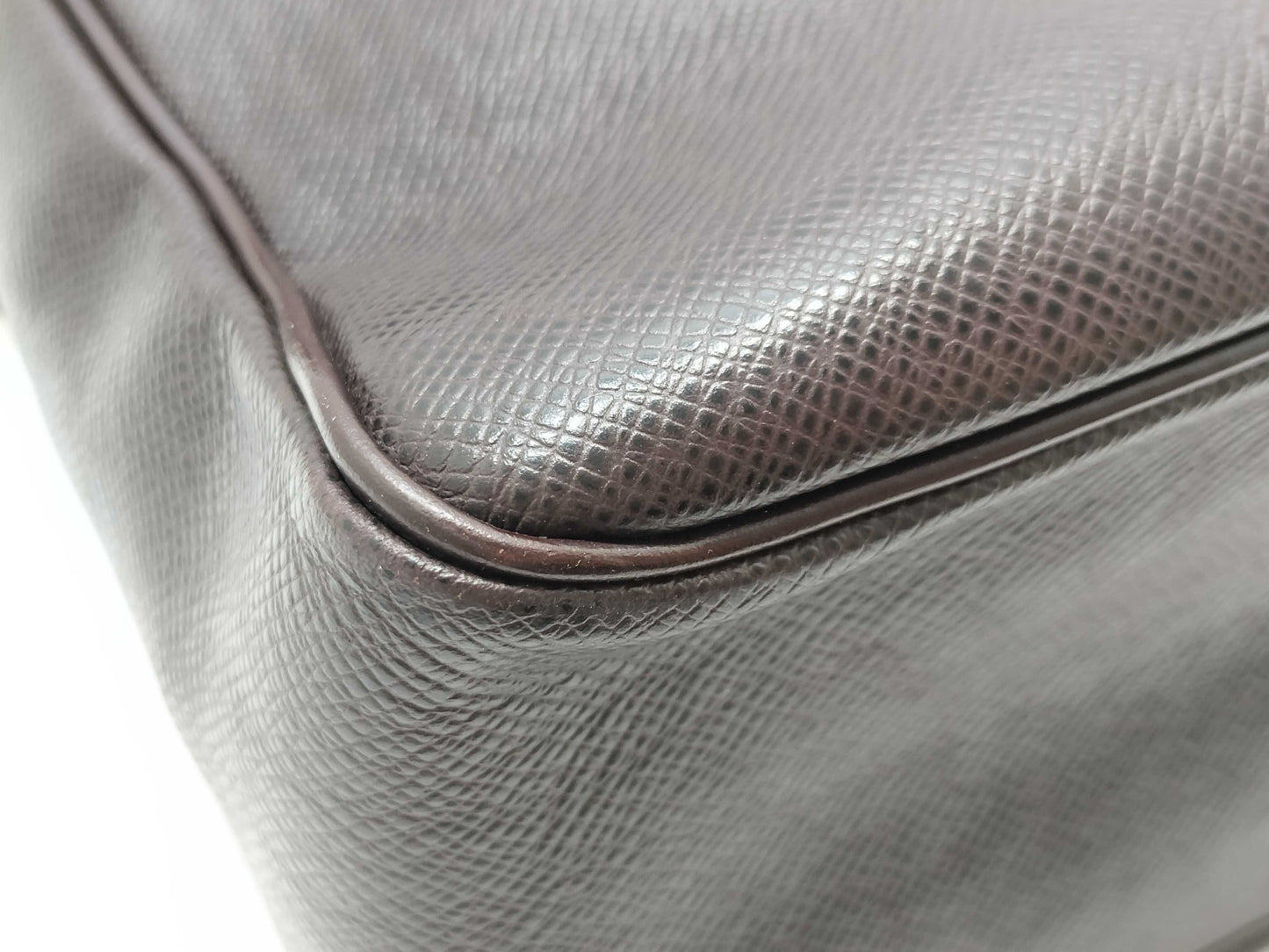 LOUIS VUITTON SP 1003 Taiga Louis Vuitton Shoulder Bag