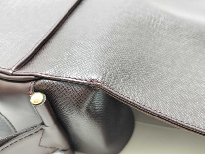 LOUIS VUITTON SP 1003 Taiga Louis Vuitton Shoulder Bag