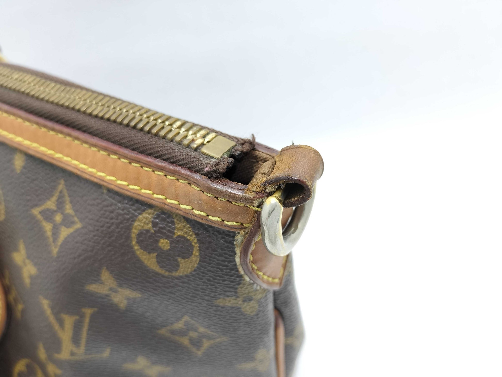 LOUIS VUITTON TA 2141 Monogram Louis Vuitton Shoulder Bag Tote Bag