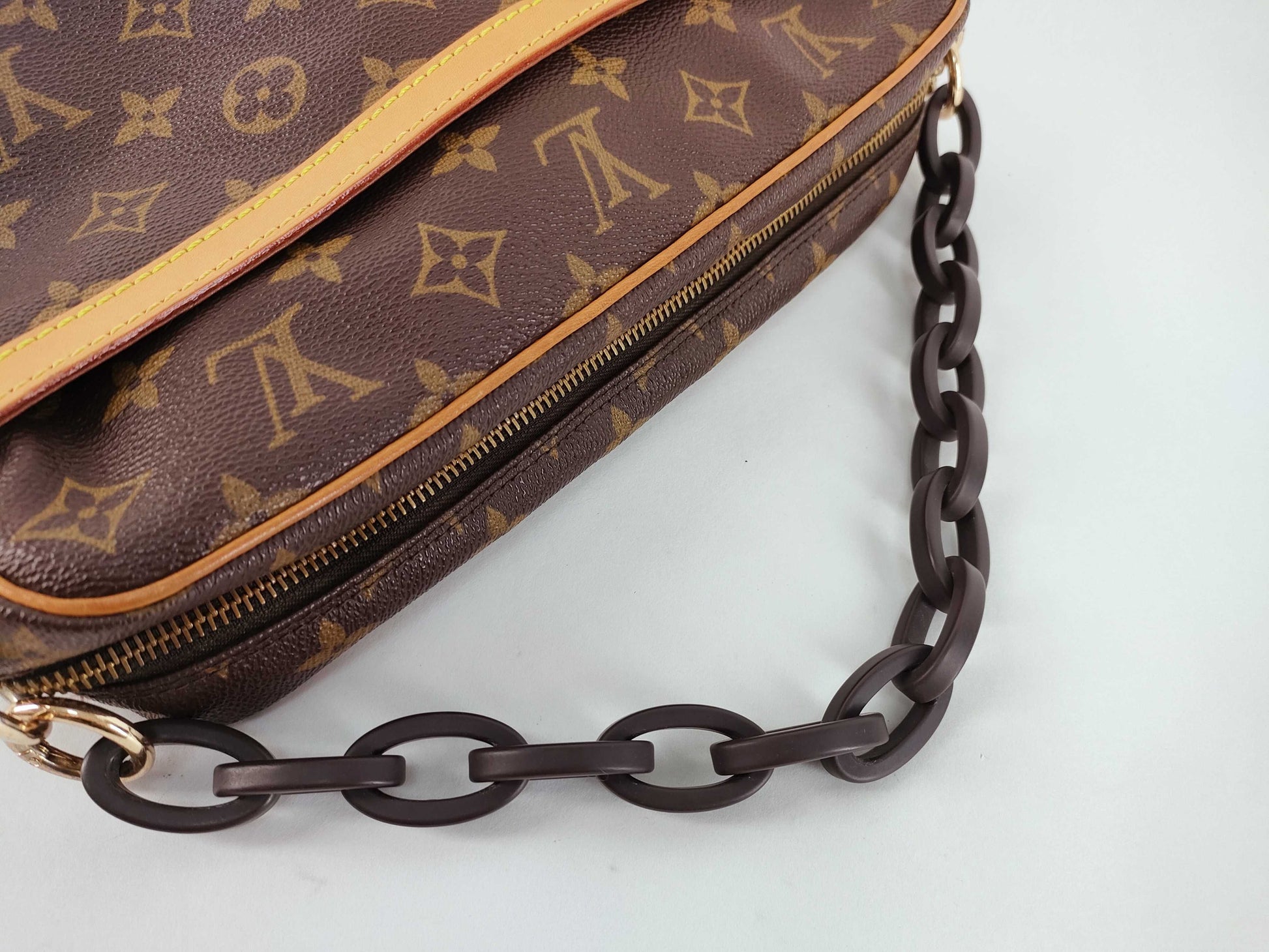 LOUIS VUITTON 884SL Monogram Louis Vuitton Shoulder Bag