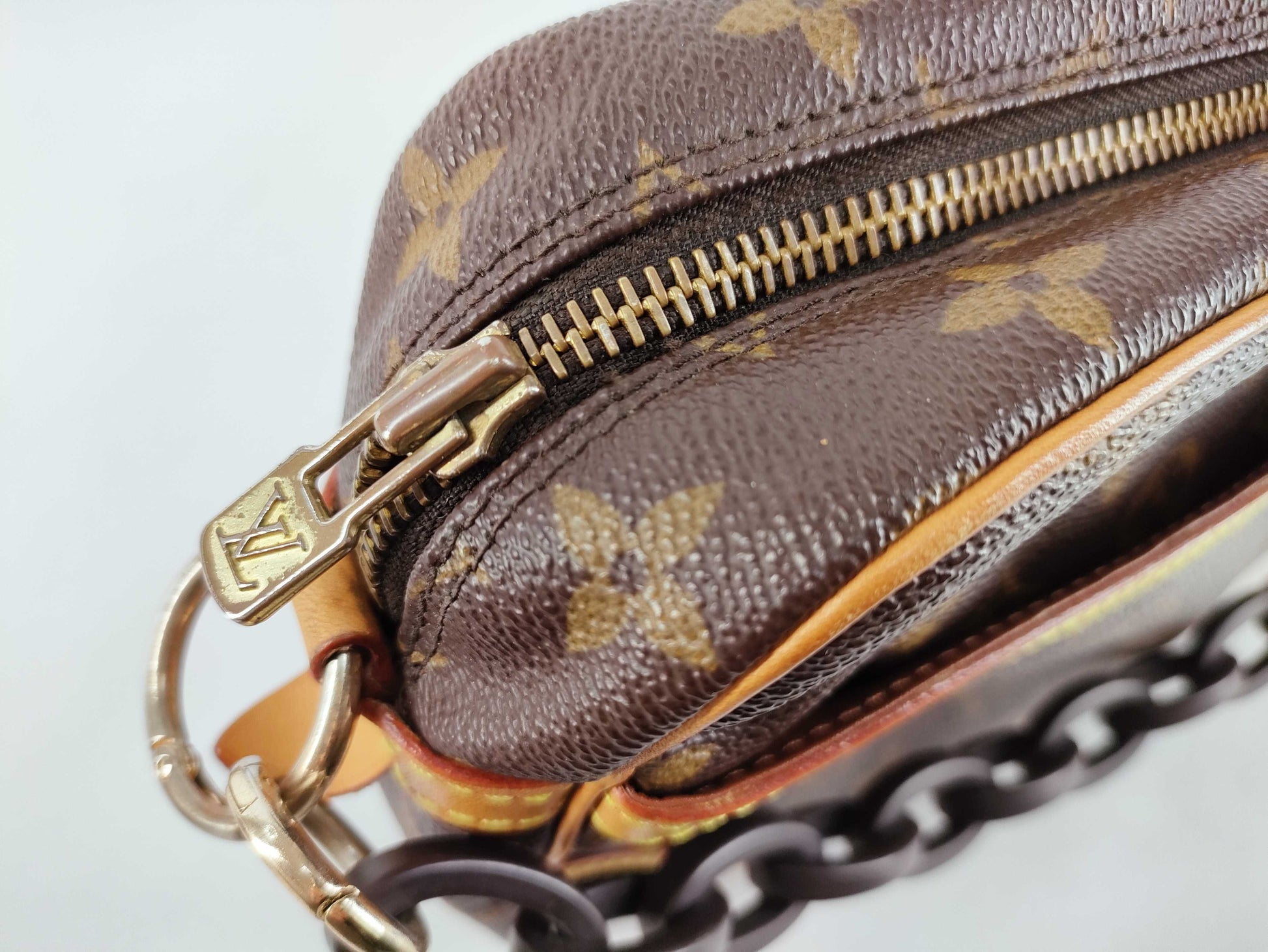 LOUIS VUITTON 884SL Monogram Louis Vuitton Shoulder Bag