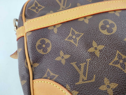LOUIS VUITTON 884SL Monogram Louis Vuitton Shoulder Bag
