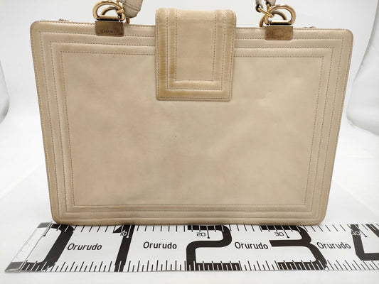 CHANEL shoulder bag