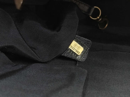 CHANEL shoulder bag