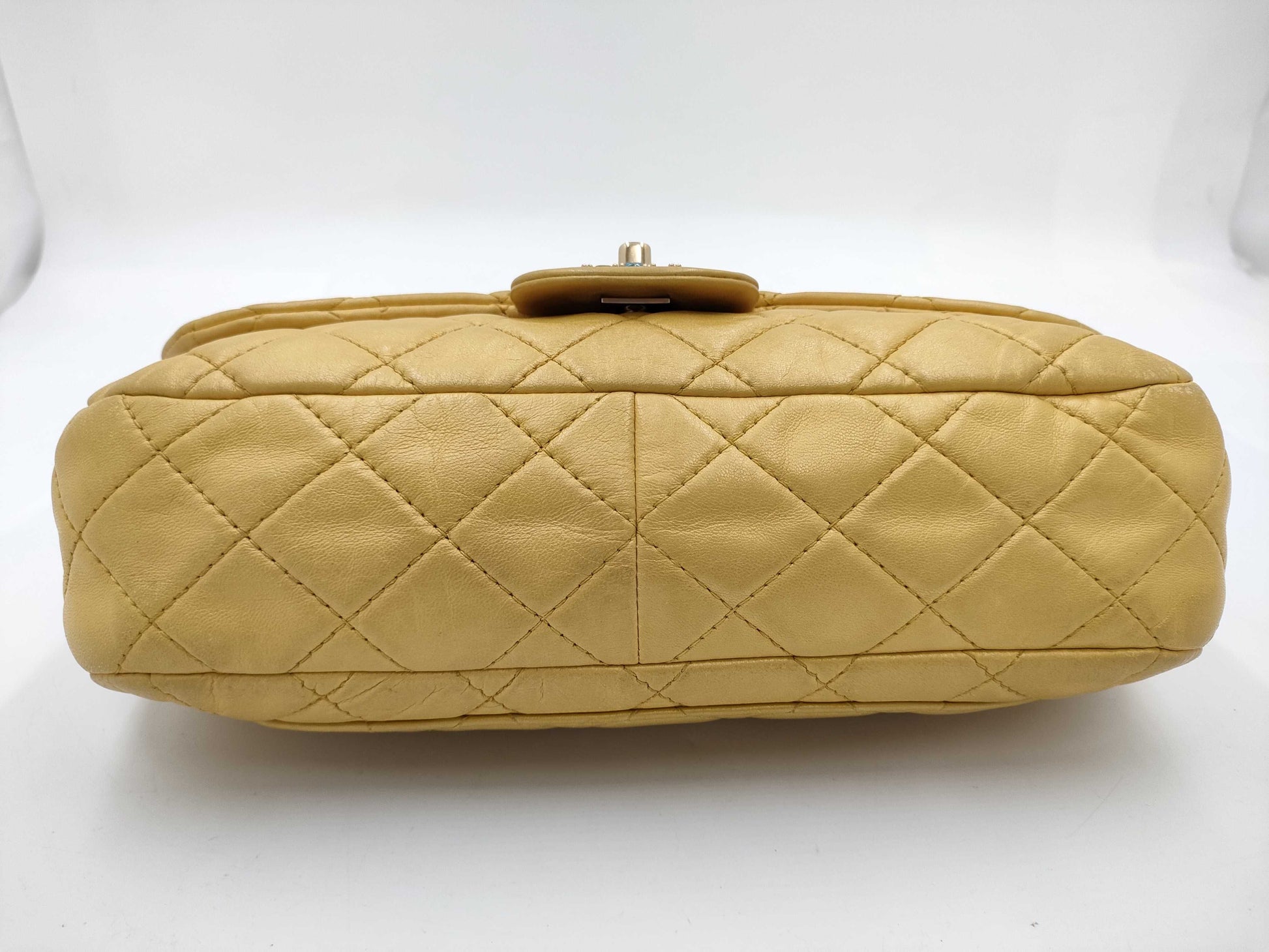 CHANEL Matelasse Shoulder Bag