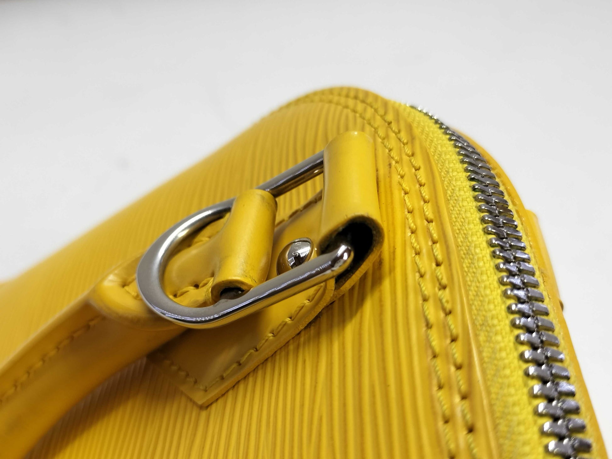 LOUIS VUITTON FL3183 Epi Louis Vuitton Alma BB Handbag